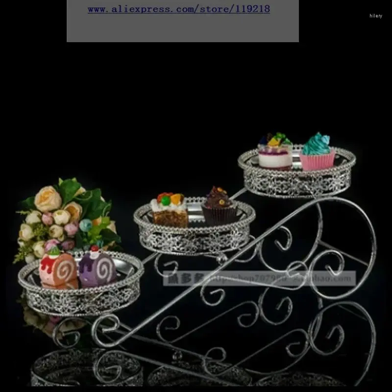 Platten 1 PCs Europäische Dreischicht-Trapez-Snack-Ständer Multi-Layer Cake Plate Hochzeit Dessert Set Tischbuffet