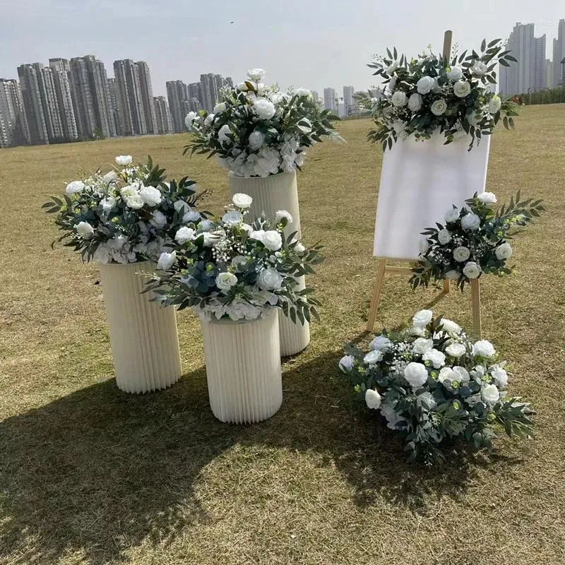 Dekorativa blommor konstgjorda gröna pilblad för bröllop välkomstskylt dekor vit ros boll väg blygolvfest rekvisita