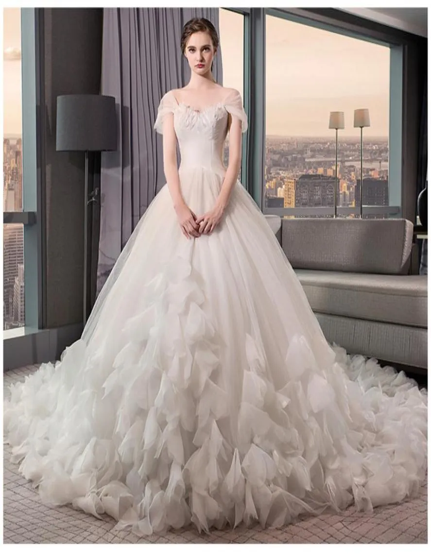 Off the Shoulder Feather Top Spring Hand Made Flowers Large Tail Wedding Dress Soft Tulle Ball Gowns Bridal Dresses6761519