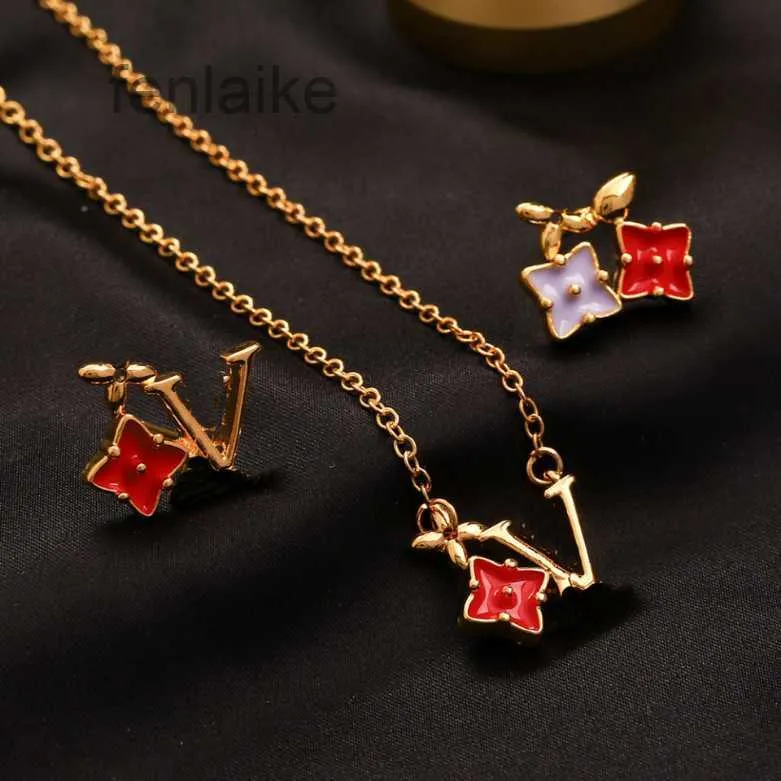 Luxury Necklace Earring Set 18 Gold Plated 925 Silver Necklace Designer Pendant Stamp Earrings Springtime Vintage Letter Pendant Necklace Versatile Gift Box