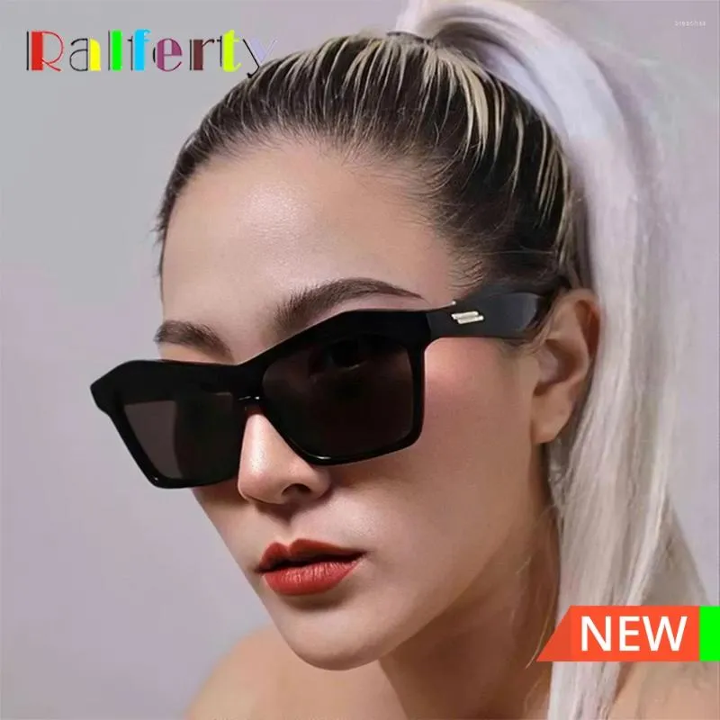 Solglasögon Ralferty 2024 Luxury Designer Kvinnor Män utomhus Anti-Glase Sun Glasses Kvinnliga kattögon Egepieces Y2K Shades Oculos