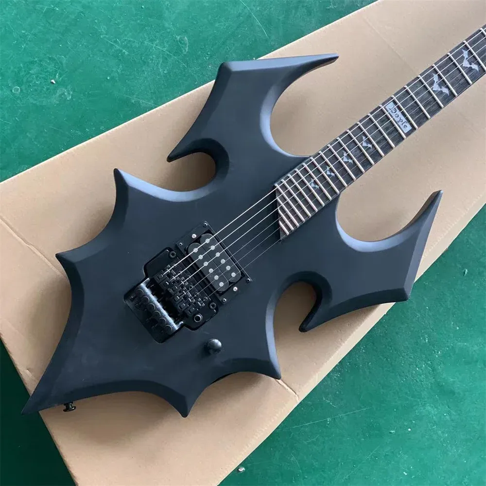 Chitarra New Arrival Factory Custom Shape insolito BODY BODY ELETTRICE GIUTAR CON INTALY BAT di tastiera Rosewood, hardware nero, offerta personalizzata