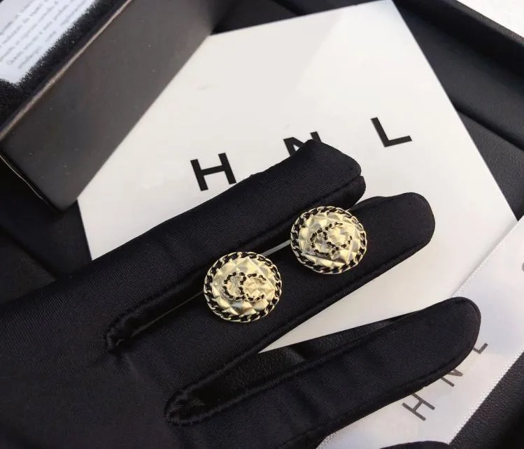 Design di lusso Orecchini neri rotondi fascino orecchini da donna in stile squisito accessori premium di gioielleria selezionata Coppia di famiglia selezionata GIF1870286