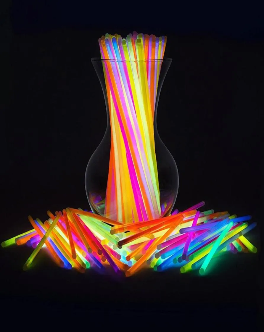 100pcs Glowstick Neon Party Braccialetti fluorescenti Glow in The Dark Neon Sticks Christmas Party Supplies1709318