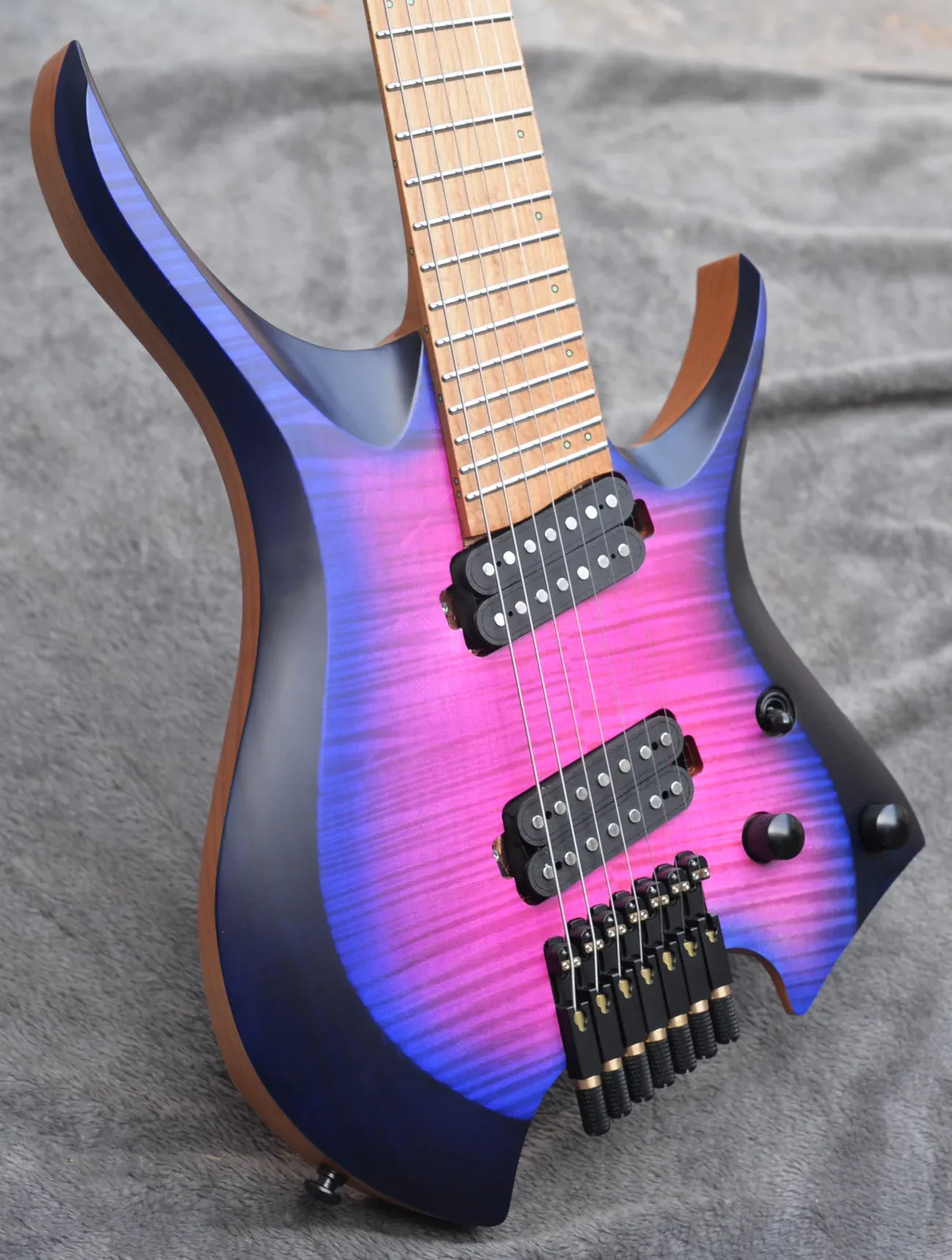 Pegs Fanned Frets 7 Strings Headless Electric Guitar Blue Burst Color Roasted Maple Neck Ergonomic Asymmetric Neck