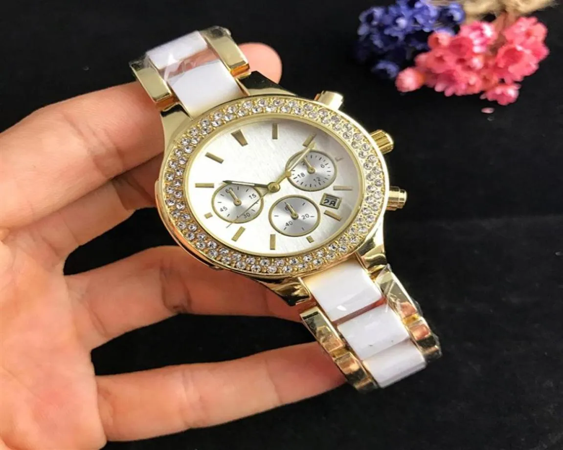 Luxo novo designer de moda de marca Ladies Gold Vestido Branco Diamante completo Relógios femininos Cerâmica Pulseira inoxidável Relógio243d7240126