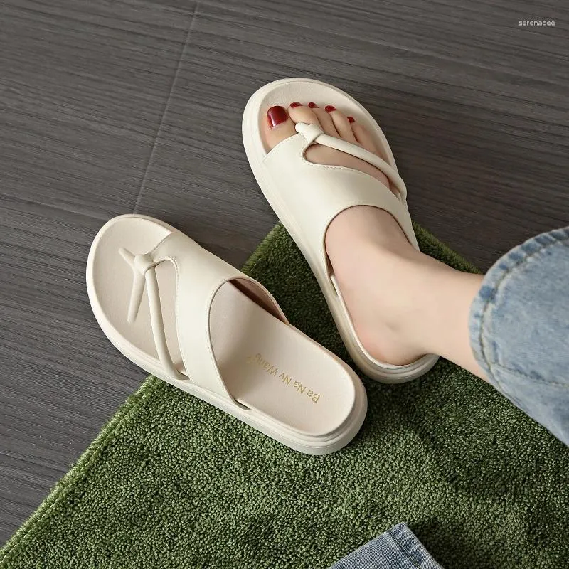 Pantofole 2024 Edizione coreana estiva pizzica di punta comoda copertura per le spiagge casual per outsider sandali a fondo piatto all'aperto