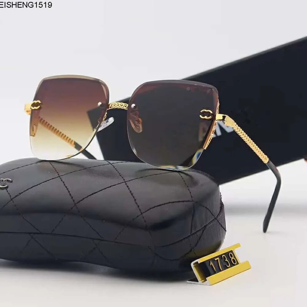 Designer occhiali da sole per donne uomini nuovi modelli Eyewear Special UV Protection Letters Gamba a doppia fascia Metal Frame da esterno Design