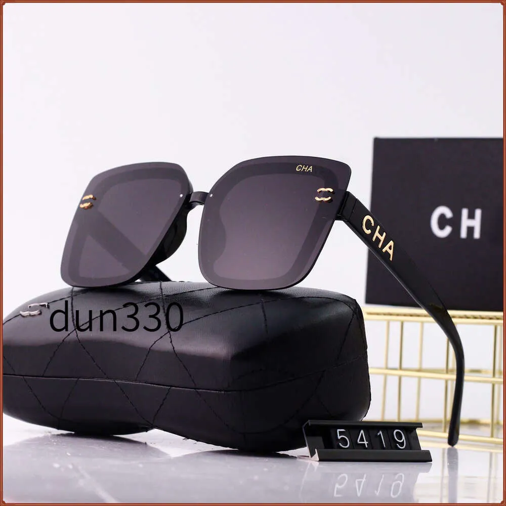 Projektantki okulary przeciwsłoneczne Kobiety Mężczyźni Okulary przeciwsłoneczne Kanał Klasyczny styl moda sporty na świeżym powietrzu Uv400 Podróżowanie okularów Wysoka jakość z pudełkiem