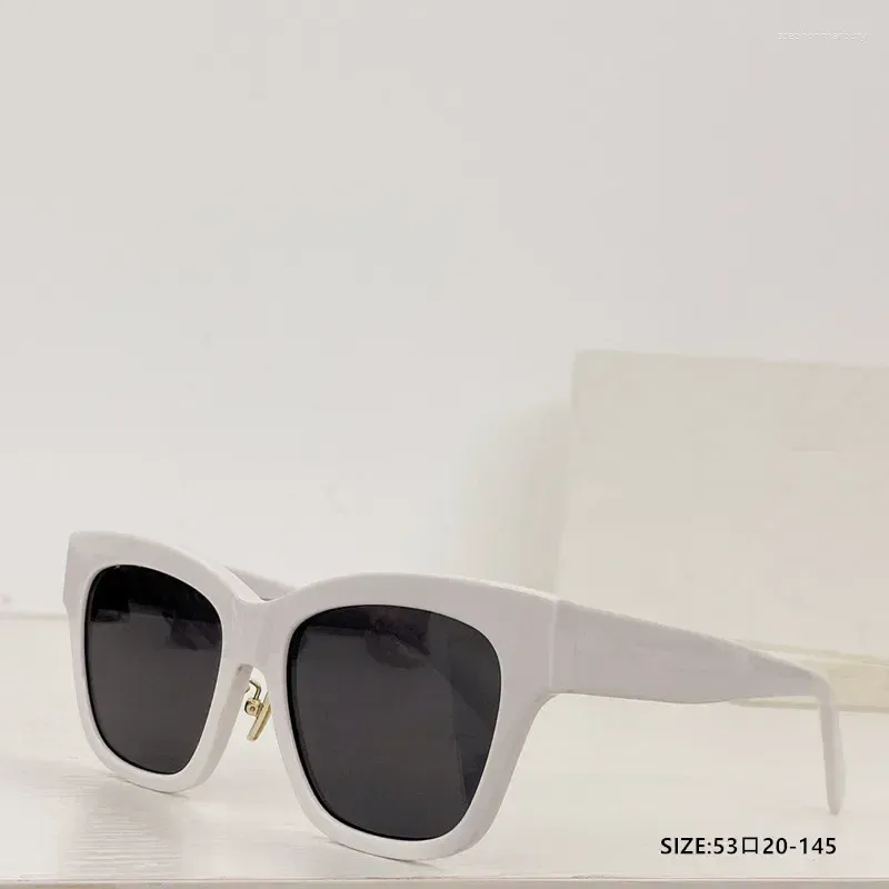 Sonnenbrille 2024 Mode Frauenstrand Reisen Sommer Outdoor Trend vielseitiger UV 400 Box