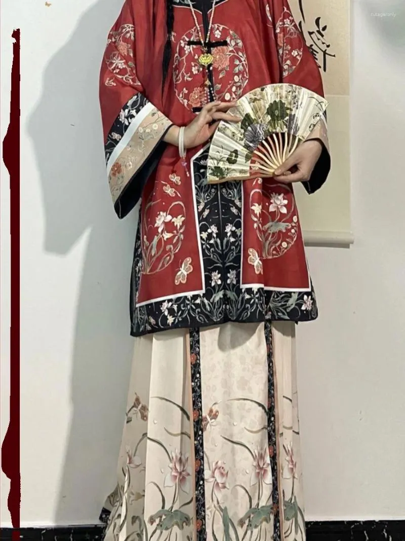 Etniska kläder han kinesiska vintern sent qing antik ppacket cappa pluvialis häst ansikte kjol full uppsättning tryckt
