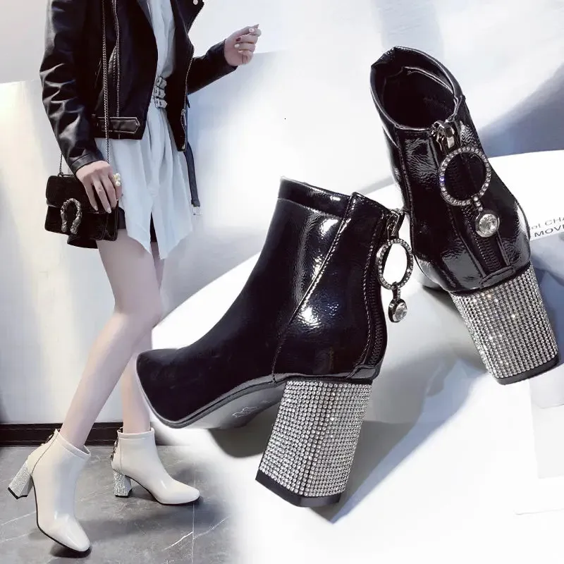 Kort tå 220 Square Woman Fall/Winter Shoes Women High Heeled Boots Rhinestone Chunky Heel Female Booties Stor storlek 240407 a