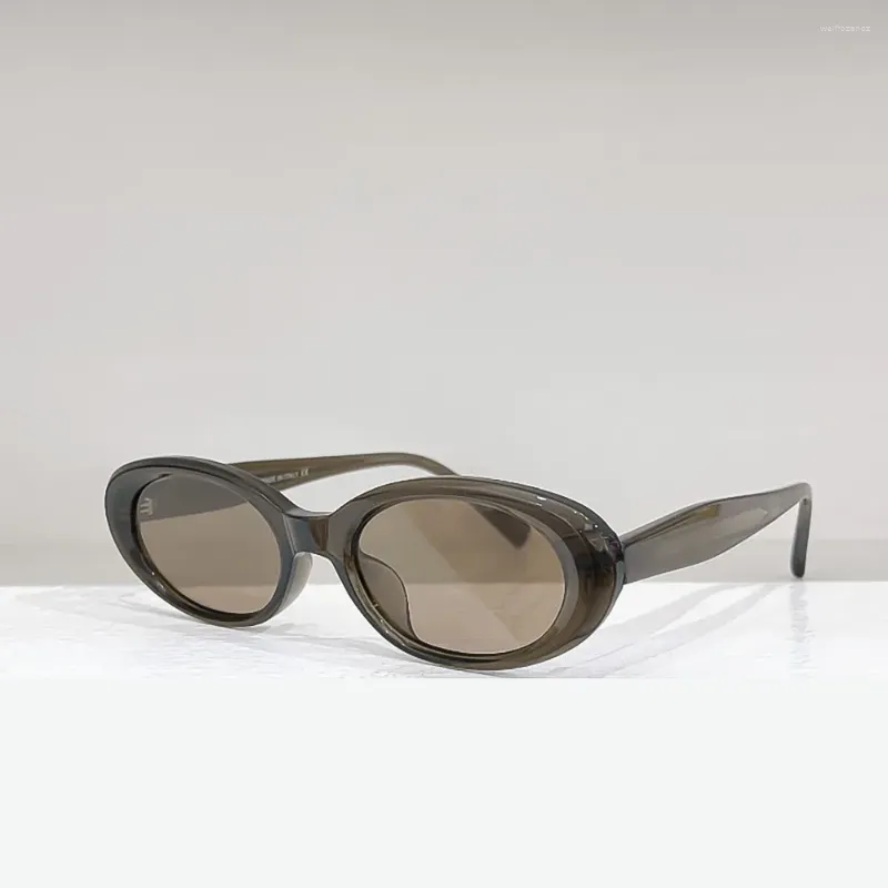 Sonnenbrille Frauen modisches klassisches Design Luxus hochwertiger polarisierter Mode kleine Gesichtsminibrillen