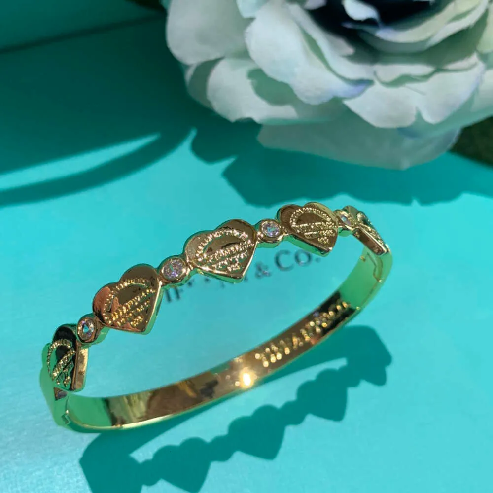 Tiffanybead Женская роскошная дизайнерское браслет Lucky Link Charm Jewelry Ladies праздничные подарки 2 цвет