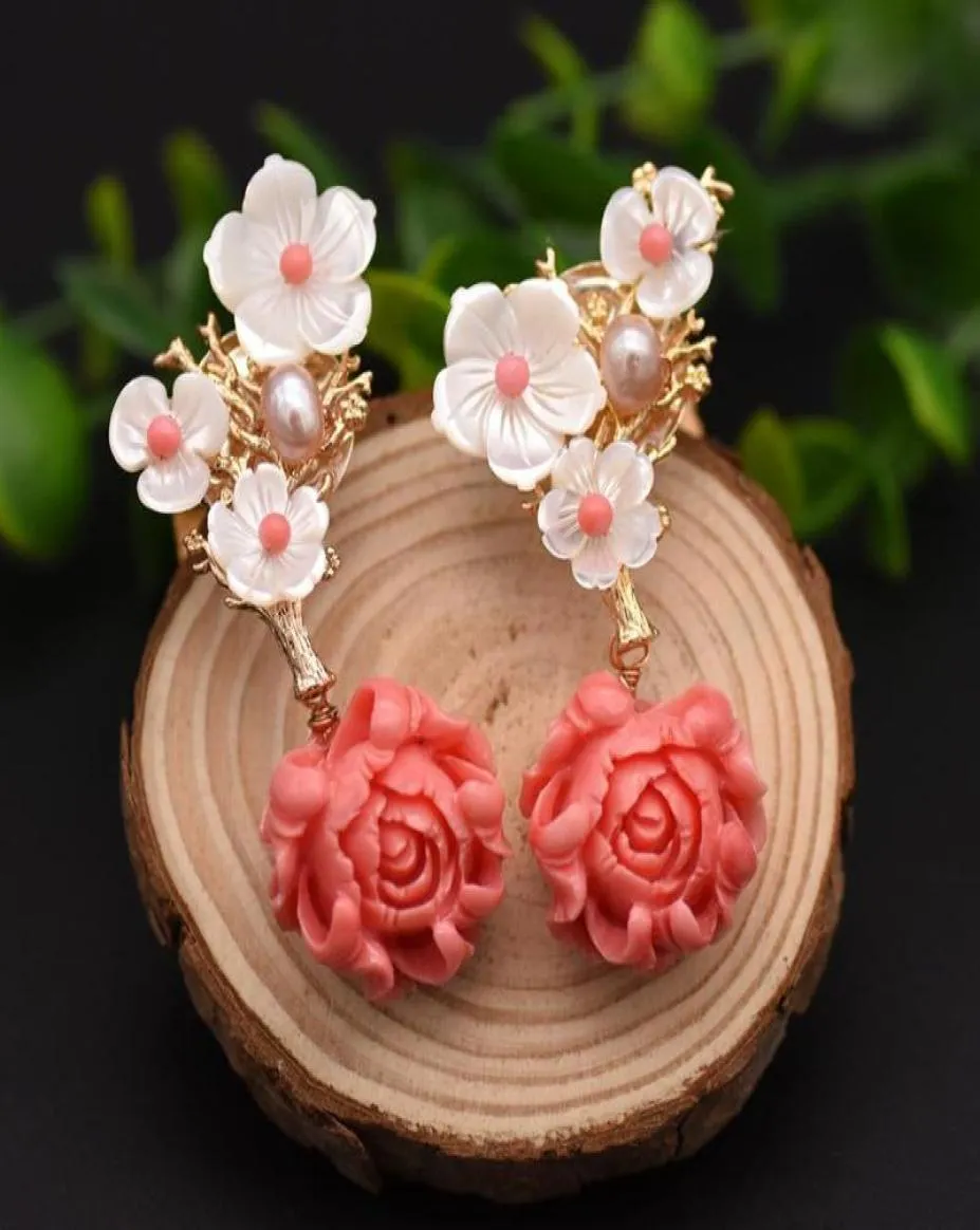 Dingle ljuskrona handgjorda naturliga färskvatten Vita pärlörhängen för kvinnor rosa korallblomma lyxiga fina smycken tillbehör4618496