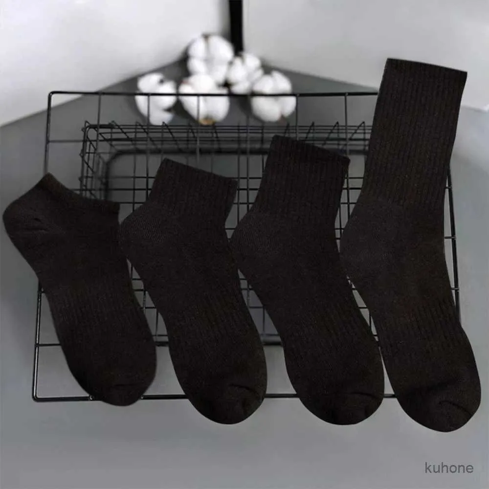 Socken Strumpfwaren 4 Paare Vollfarbe Socken Schwarz weiß weicher Stil weich atmungsaktiver Sport -Knöchel Herren Damen Sommer Herbst Business Socken