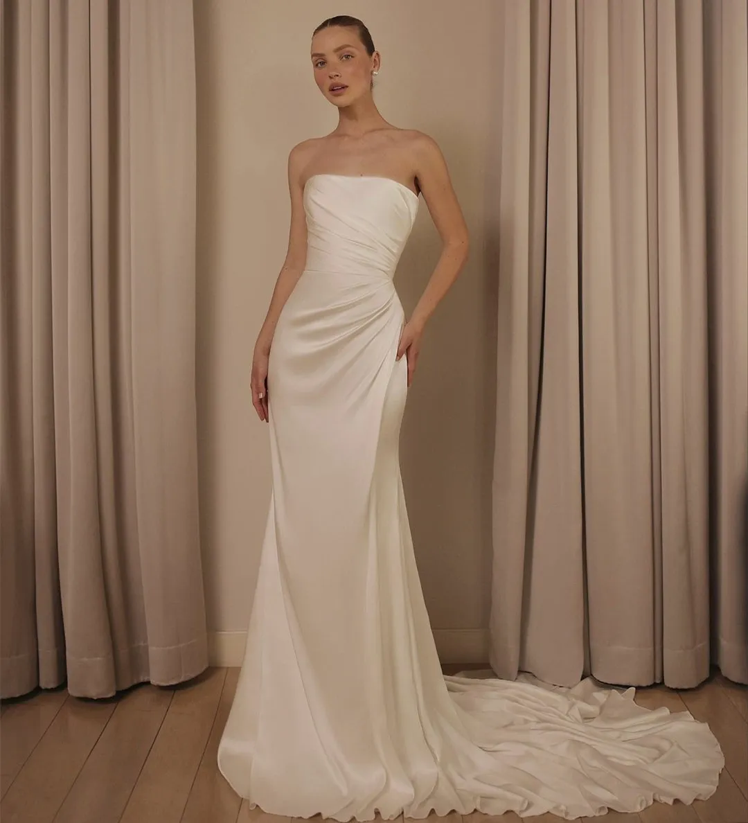 Классические длинные атласные свадебные платья без бретелек с разделенной русалкой из сложилос