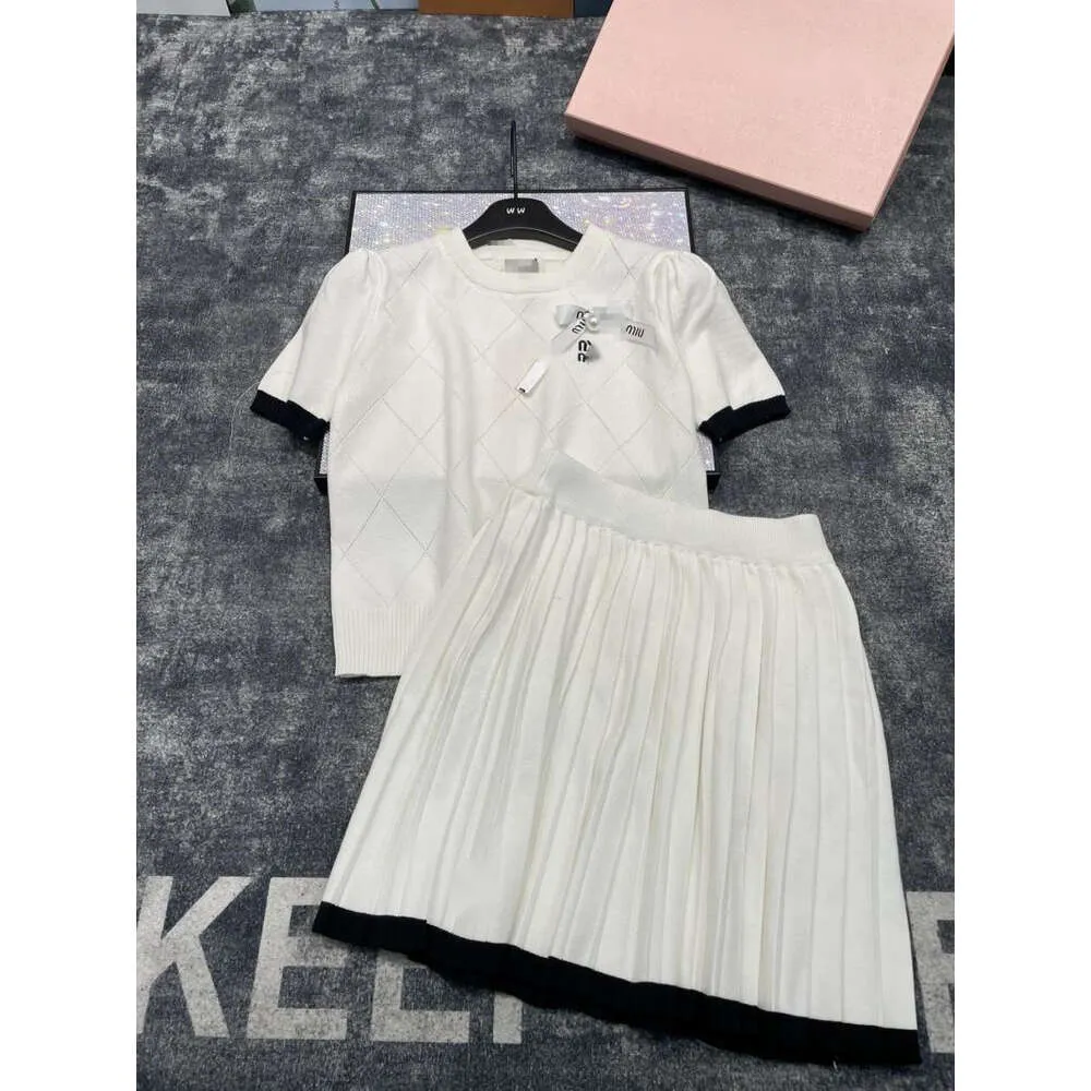 Miumiues T-shirt Designer Luxury Fashion Letter Printed Womens T-Shirt Small Fragrance Summer New Top With Hundred Pleats And Half Skirt Set