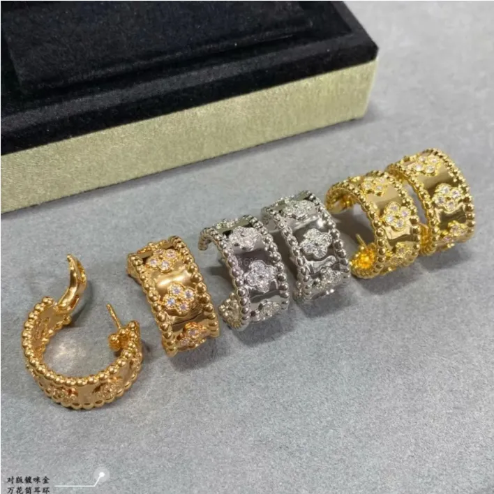 Vintage Charm Brand Designer Gold Kaleidoscope Earring Titanium rostfritt stål Full Crystal Four Leaf Clover Round Small Loop Clip Earrings For Women Jewelry Gift