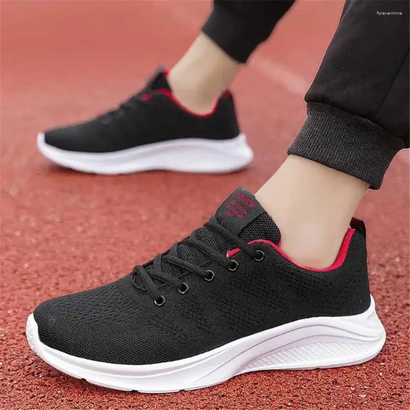 Casual schoenen mesh platte hakken buitenlaars heren sneakers voor jongensmannen training sportspecials lofer sho 2024 tweedehands