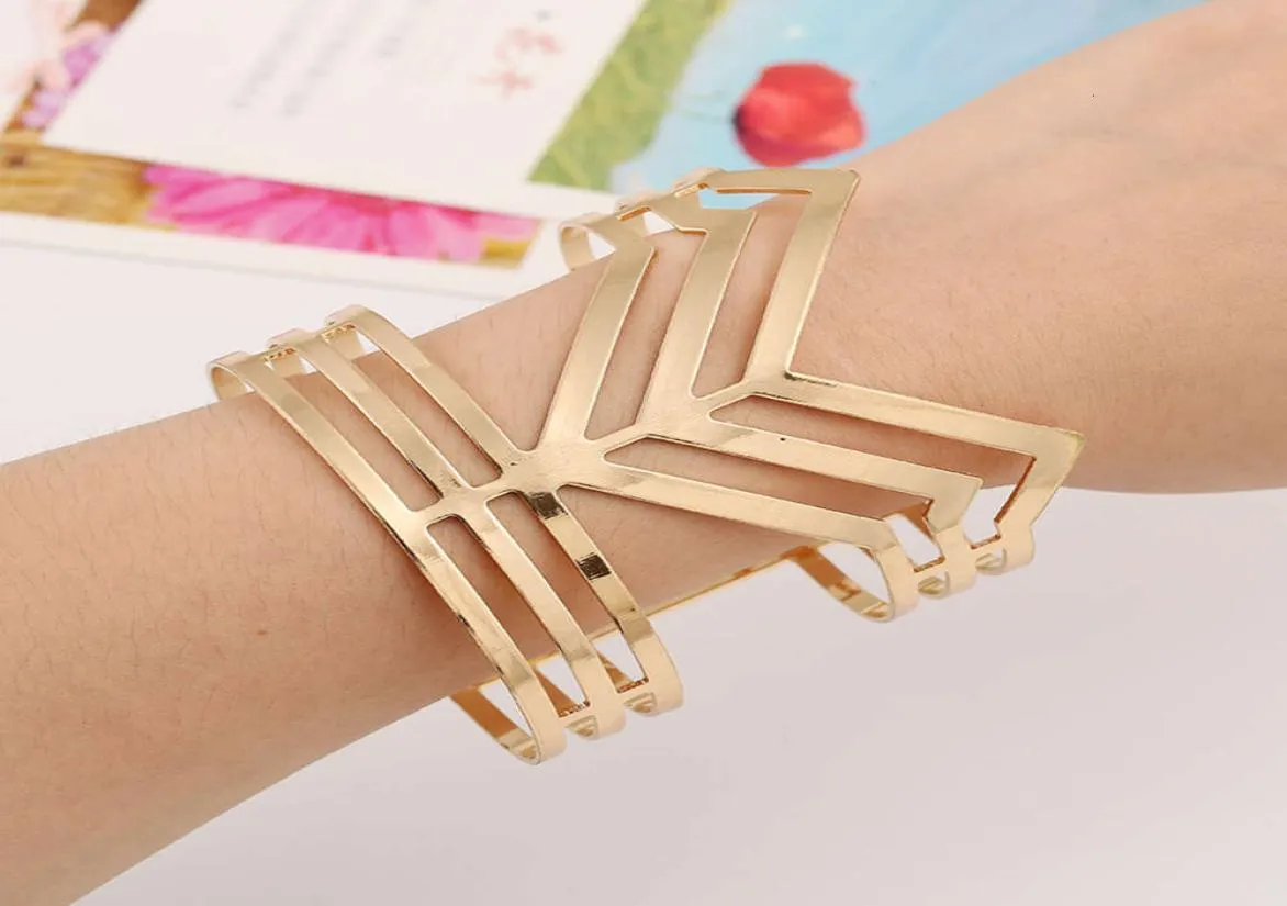Exaggerated fashion wide irregular metal gold open armband personality bracelet2091789