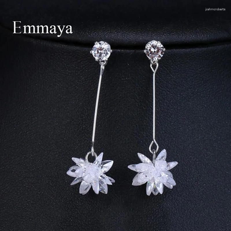 Boucles d'oreilles en peluche Emmaya Fashion Femmes Gift Zircon Snowflake Charm bijoux Chaîne de liaison plaqué en argent doux