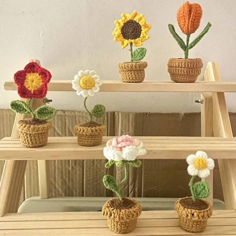 DIY Handwoven Mini Potted Flower Rose Office Desktop Ornamental Potted Plants Woolen Thread Finished Product Home Decoration 240408