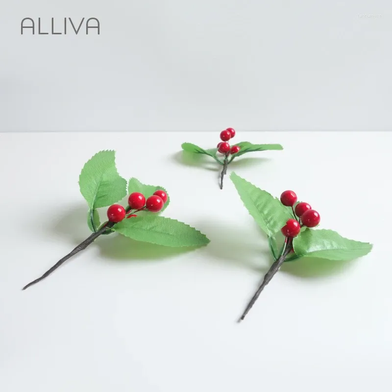 Decorative Flowers 10pcs/lot ALLIVA Retailing Foam Simulation Berry With Green Leaves Red Fruit Home Decoration DIY Shooting Processing