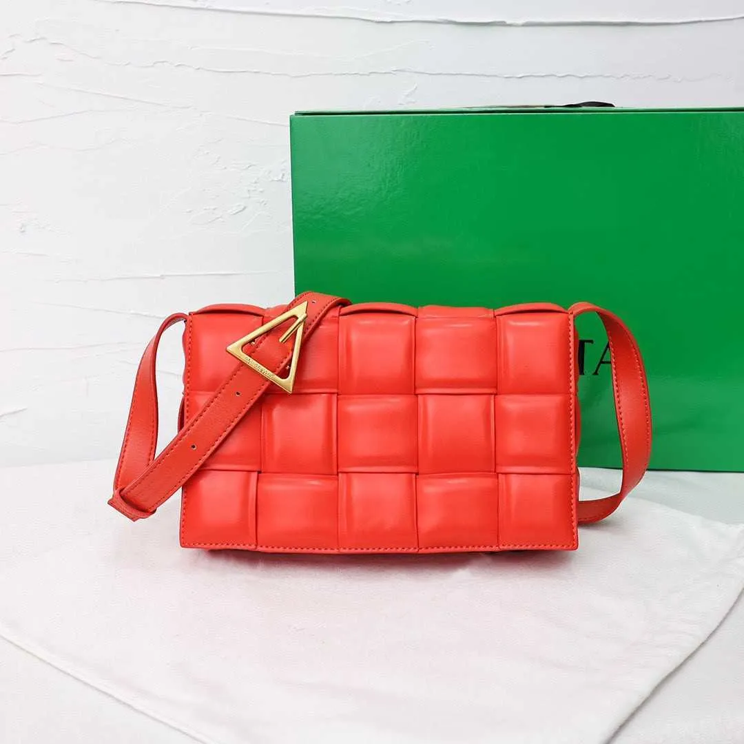 ショルダーバッグ・ポシェット LEATHERSHOULDER BAG WITH LOGO DHgate.com:Genuine Leather Shoulder Bag, Designer Cassette