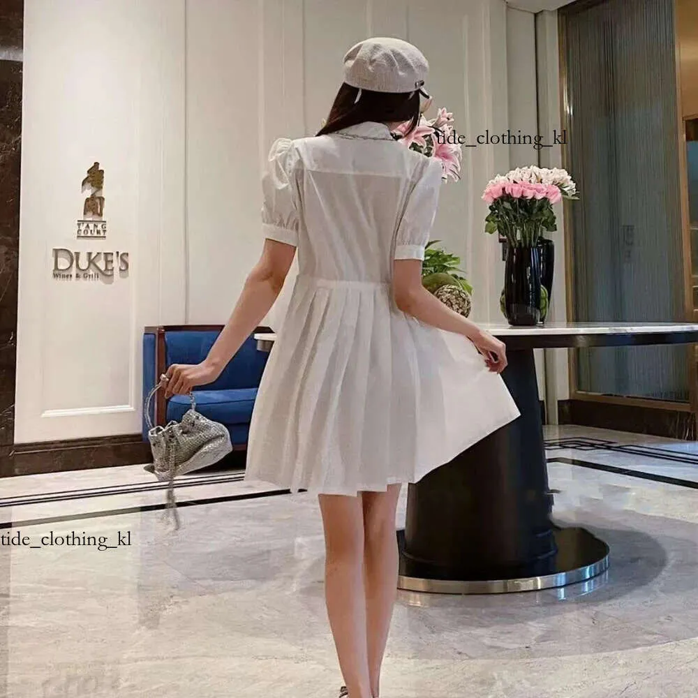 MIU女性ドレスデザイナードレス高品質ファッションMIUIバッグレター刺繍グラフィックラペルシャツドレス