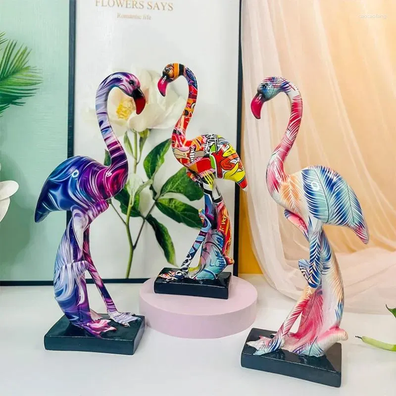 Dekorativa figurer harts Nordiska graffiti Flamingo figurstaty Fairy Garden Living Room Office Wedding Ornament Home Decoration