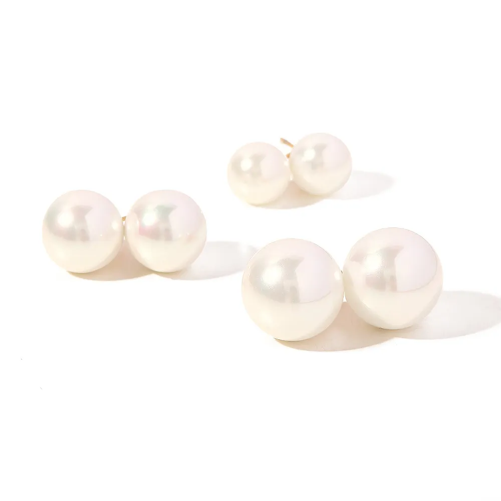 Stylish Big Pearl Stud Earrings Women's Luxury and Classic Ear Accessories Statement Piece for Glamorous Looks