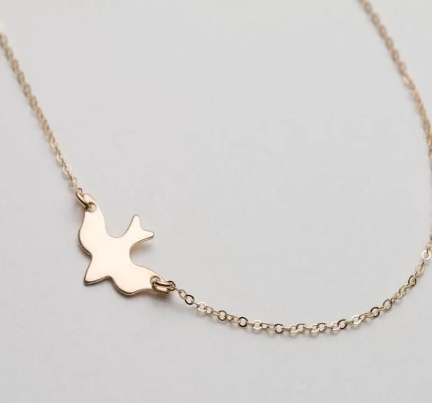 10st N107 Gold Silver Tiny Soar Flying Bird Necklace Peace Dove Halsband Little Llow Baby Bird Halsband Abstrakt halsband8123072