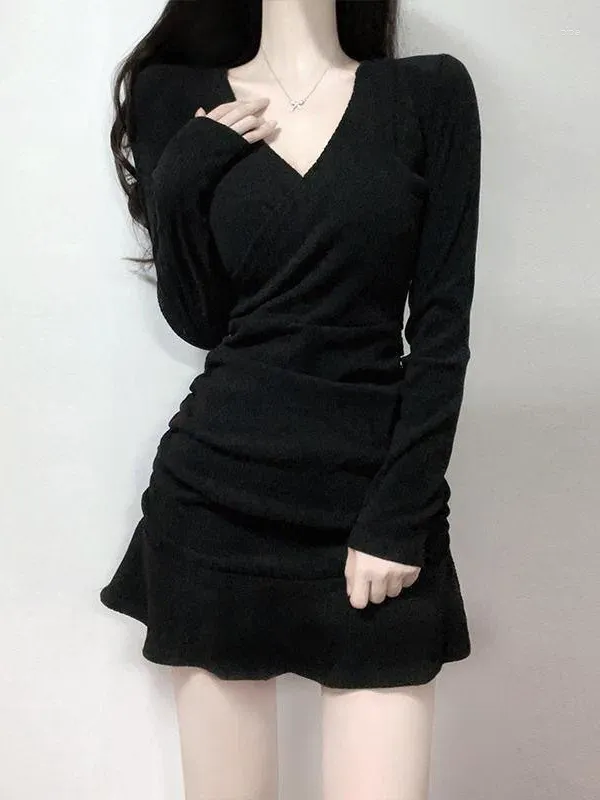 Casual Dresses 2024 Autumn/Winter V-neck Black Dress Women's Cute Girl Waist Wrapped Ruffle Edge Fishtail Skirt Tight Folds Preppy Style M2