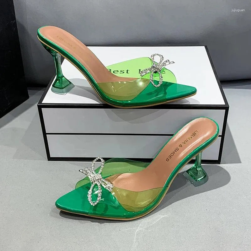 Zapatillas 2024 Sandalias de verano de verano Verde Toos abiertos Tisos altos de los tacones cuadrados Pombos cuadrados zapatos transparentes Tobogán