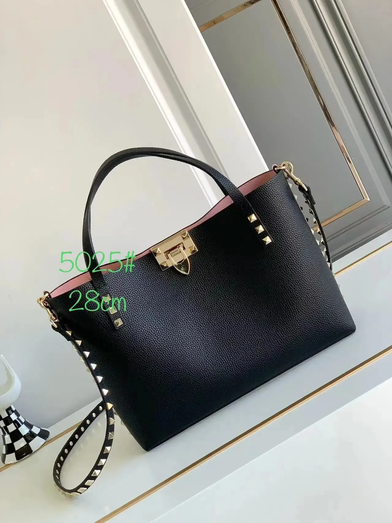 Top Quality Large Capacity Tote Bag Shopping Womens Handheld Shoulder Fashionable Mother and Child Rivet 240410