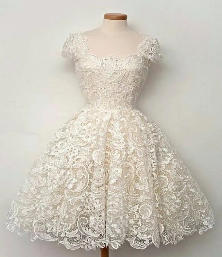 2015 Fashion Pinterest Lace Party Dresses fyrkantig halsringning Kort ärm mini längd En linje formella klänningar ihåliga sexiga Homecomin4783279