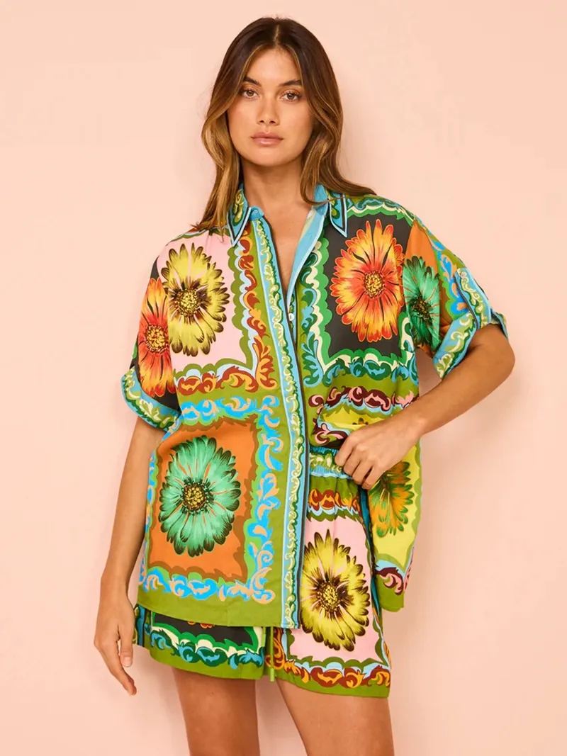 Elegante Lady Floral Impresso Beach 2 Peça Conjunto de Mulheres Camisa de Manga e Curtos Ternos 2024 Roupas de férias soltas casuais de verão