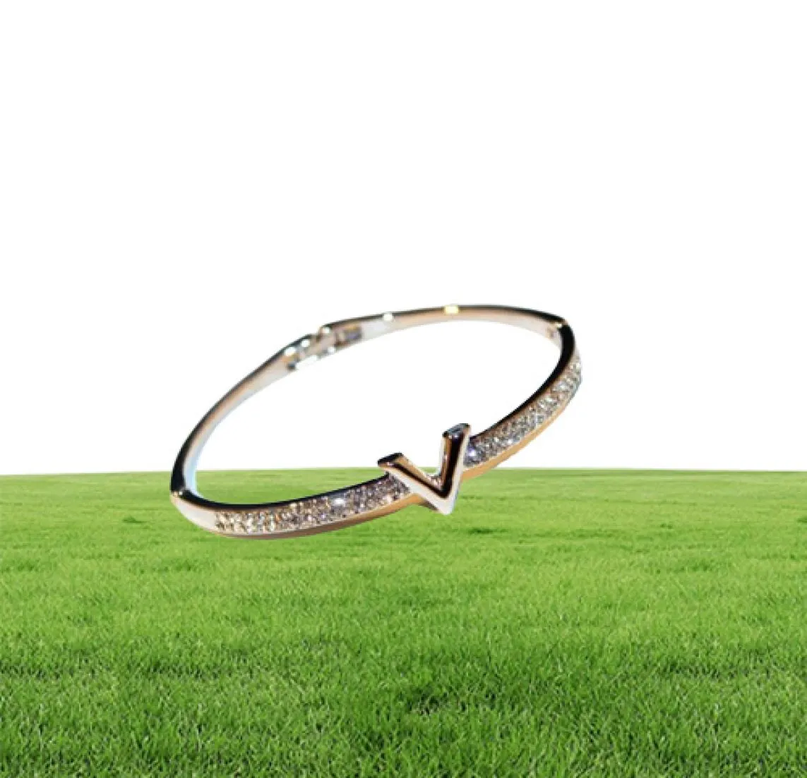 Bracelet de marque européen V Bracelet Bracelet Luxury Cubic Zircon Diamond Charms Bangles For Women Party Fine Jewelry Gift4281362