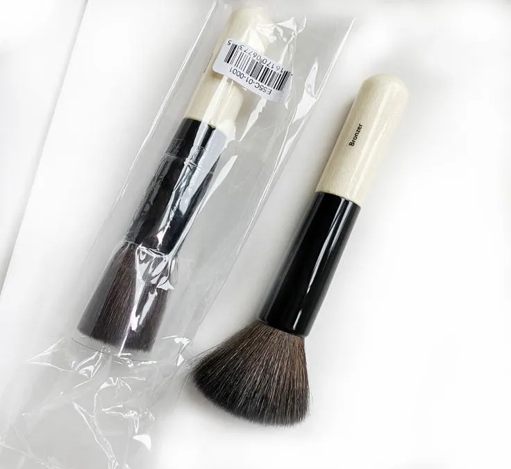 Makeup Bronzer Brush Luxe Soft Natural Hair Powder Bronzing Cosmetics Brush Tool4226059