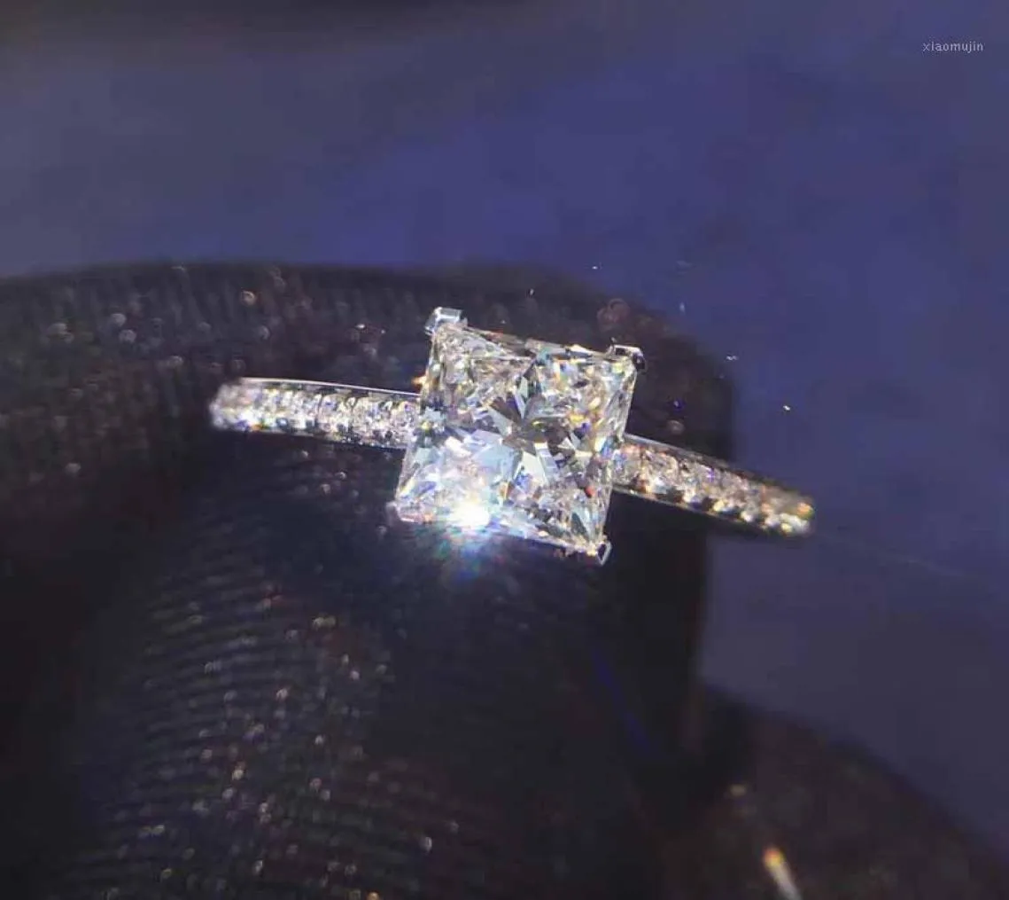 Cluster Rings Emerald 925 Sterling Silver Ring Finger Four Princess Cut Topaz Gemstone Elegant For Women Engagement Wedding Jewelr1630614