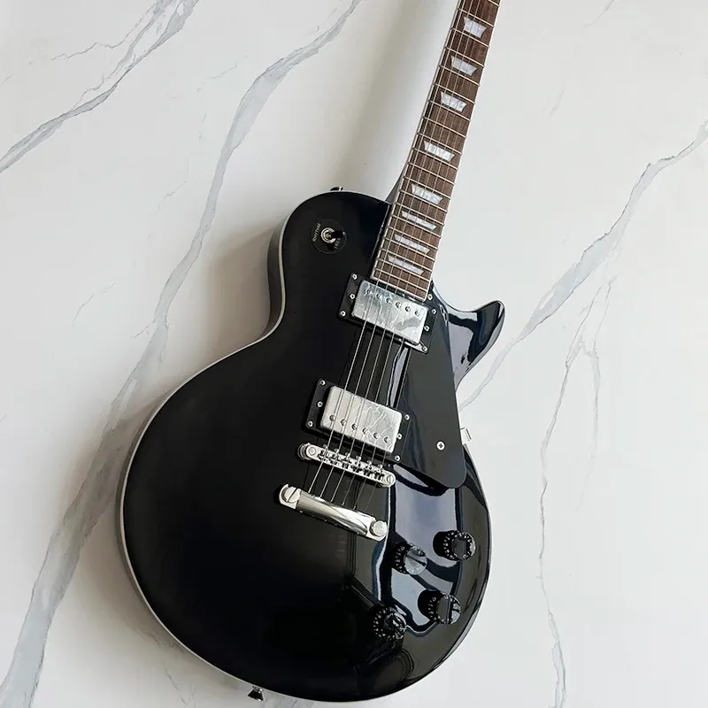 Guitar World Classic Electric Guitar Black Shiny Surface Silver Accessoires Performance Niveau Performance Livraison gratuite à la maison.