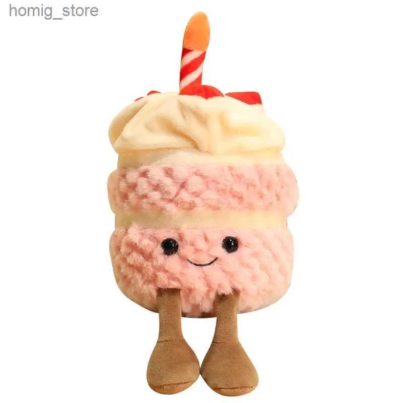 Bambole peluche kawaii adorabile torta di compleanno morbida con candele frutta fragole fragole a forma di peluche cuccioli cuddly giocattoli carini bambole per muffins bambini y240415