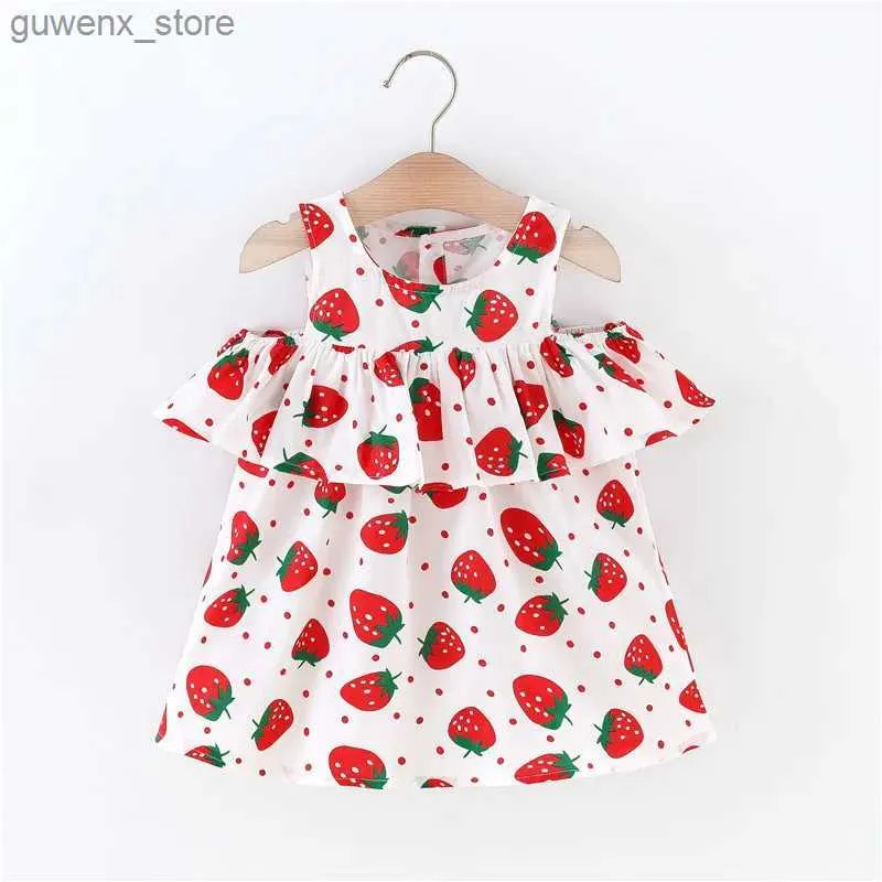 Robes de fille Strawberry Imprimez de l'épaule robe nourrisson d'été Nouveau motif fille robe bébé dessin animé lâche fille vêtements pour enfants y240415