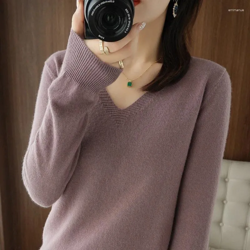 Pulls aux femmes Pulllare en V chauds et hiver en V Sweater coréen Fashion Corée à manches longues minces de couleur unie