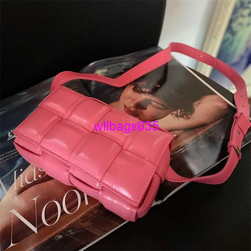 Skórzane torby na ramię Bottegveneta designerskie torby Wysokiej jakości powietrze uczucie tkanin popularna wczesna wiosna 2024 Bag w klatce piersiowej nisza