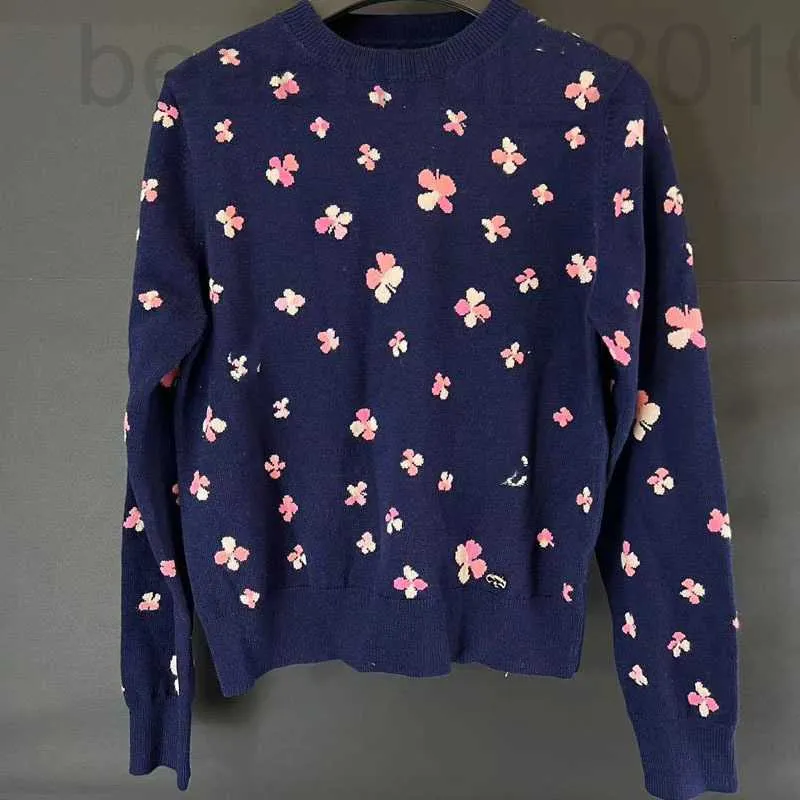 Kvinnors stickor tees designer nanyou samma 24 nya xiaoxiangfeng stickade långärmad pullover kamellia broderi designstil rheo