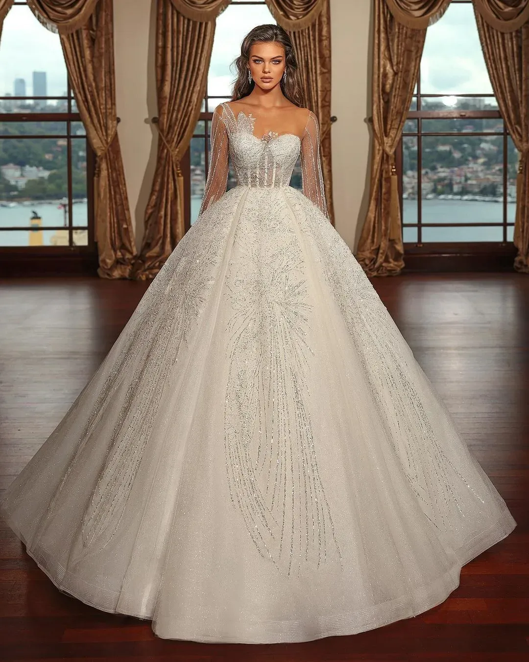 Princess A Line Wedding Dresses Long Sleeves Appliques Lace Bridal Gowns Custom Made Lace-up Back Sweep Train