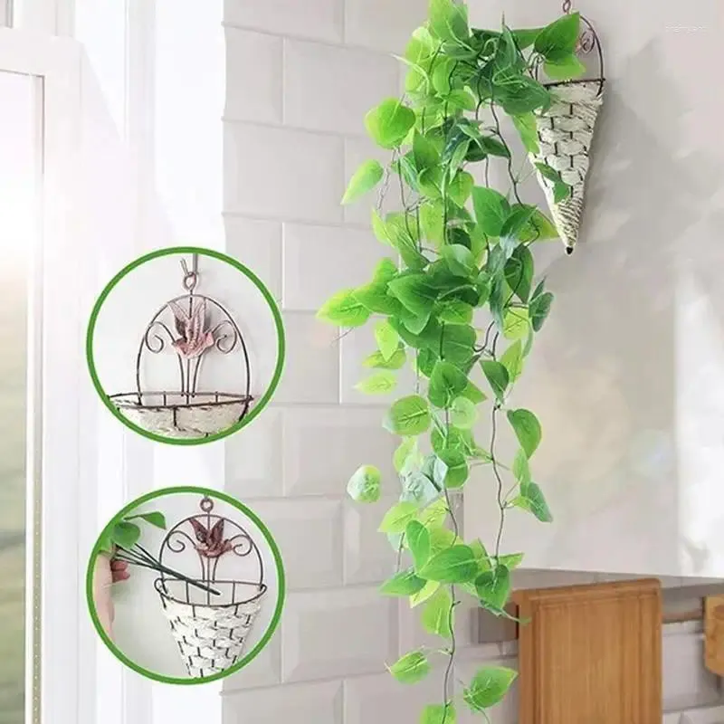 Dekorativa blommor Fake Hanging Plant Faux Hang Greenery Artificial Plants Fern för vägghemmet inomhusdekor