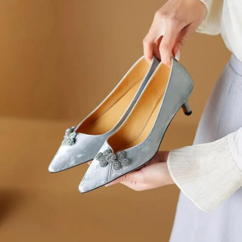 Dress Shoes Women's Single Chinese Style Silk Leather Stiletto Heels Pointed Toe Can Be Matched With Cheongsam